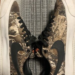 Nike camo Size 9